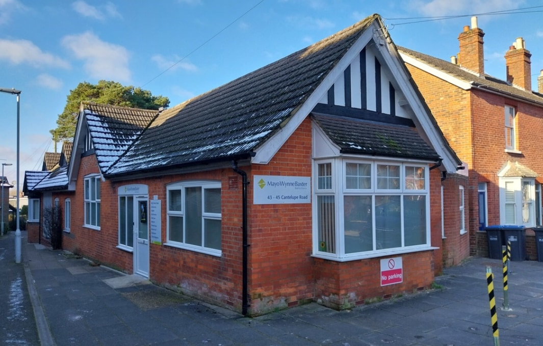 43-45 Cantelupe Rd, East Grinstead for sale Primary Photo- Image 1 of 1