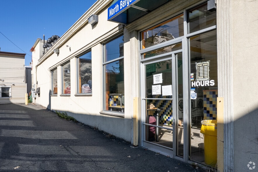 6113 Kennedy Blvd, North Bergen, NJ for sale - Building Photo - Image 3 of 6