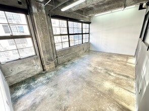 817 S Los Angeles St, Los Angeles, CA for lease Interior Photo- Image 2 of 7