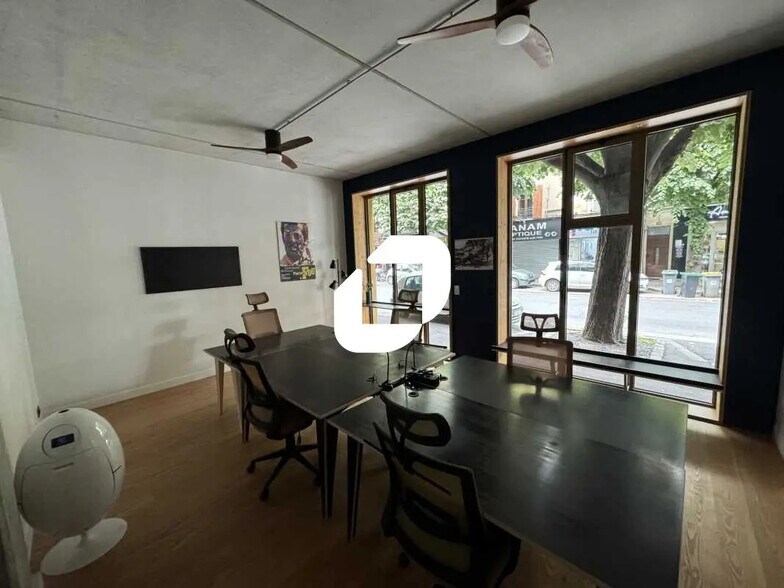 Office in Ivry-sur-Seine for lease - Interior Photo - Image 3 of 11