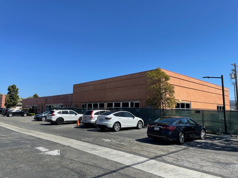 23365 Hawthorne Blvd, Torrance, CA for lease - Building Photo - Image 2 of 19