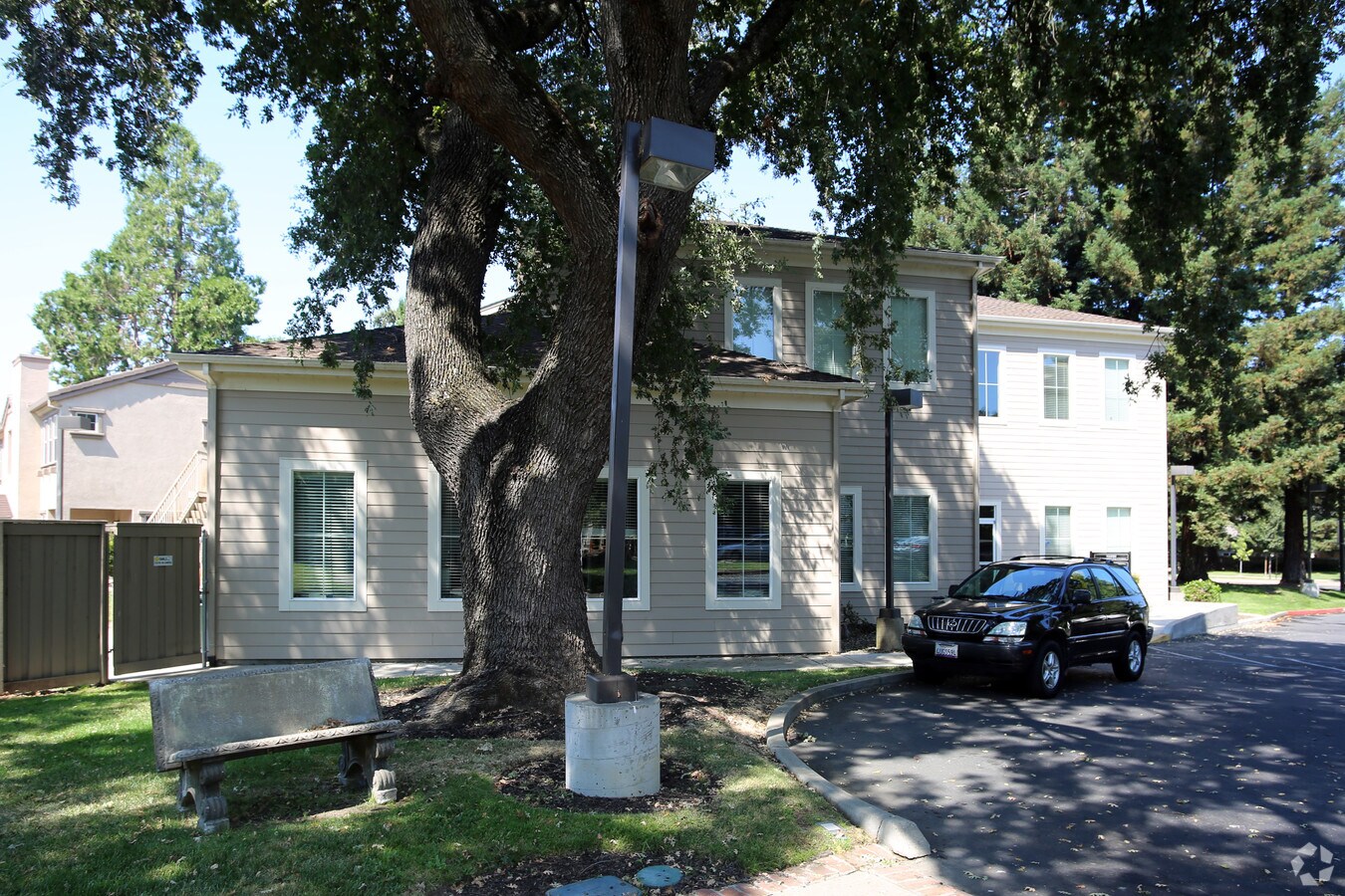 8110 Pocket Rd, Sacramento, CA 95831