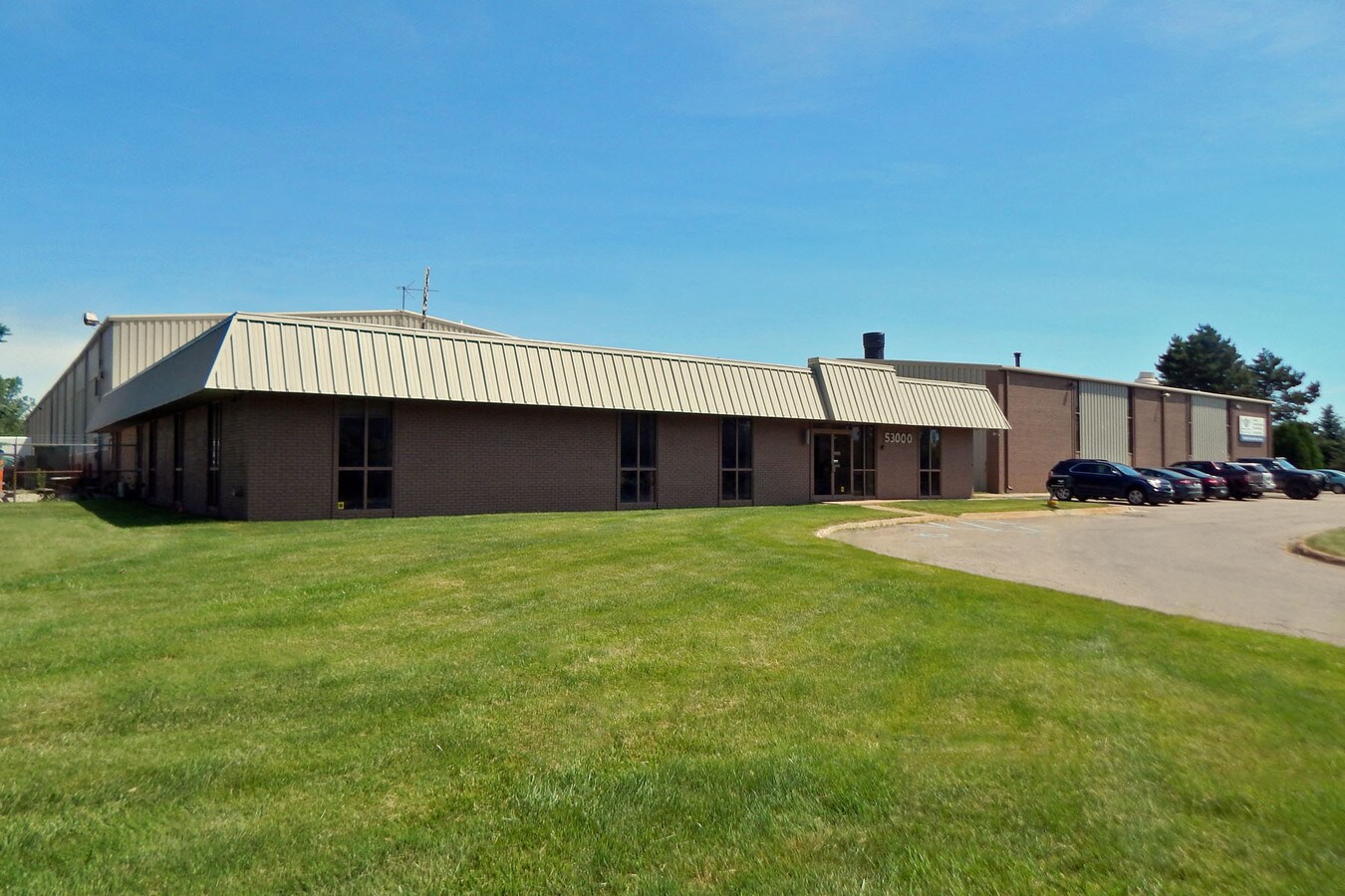 53000 Grand River Ave, New Hudson, MI 48165