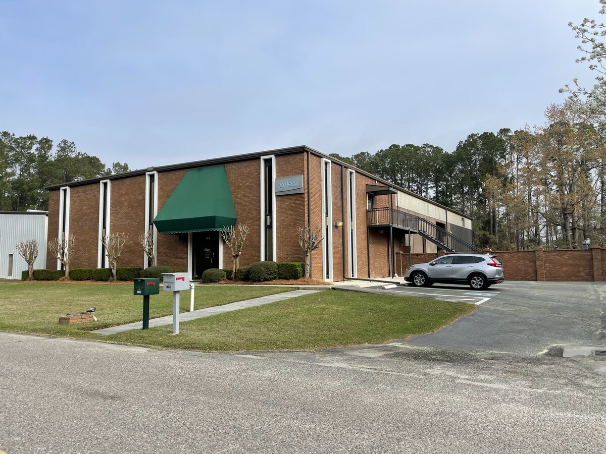 128 Airport Park Dr, Garden City, Ga 31408 