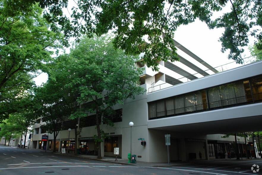 101-119 SW Market St, Portland, OR for lease - Building Photo - Image 2 of 4