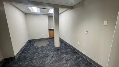 56 Edwards Village Blvd, Edwards, CO for lease Interior Photo- Image 2 of 9