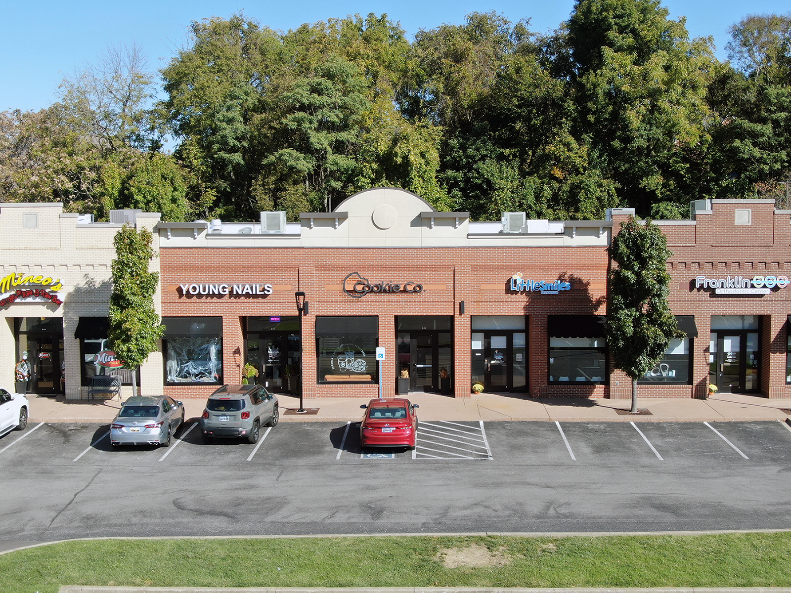 330 Mayfield Dr, Franklin, TN for lease Building Photo- Image 1 of 1