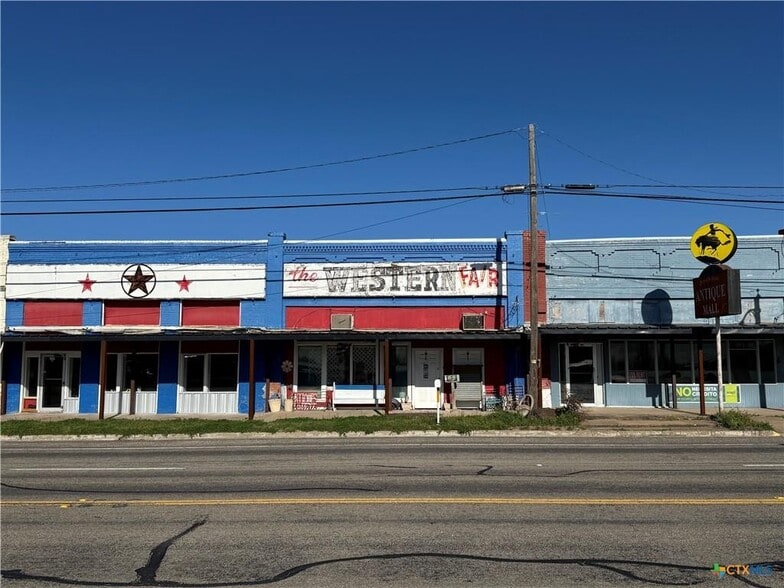 204 E Gassaway, Lott, TX for sale - Building Photo - Image 3 of 6