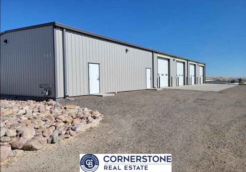 745 Foster rd, Casper, WY for lease - Building Photo - Image 1 of 6
