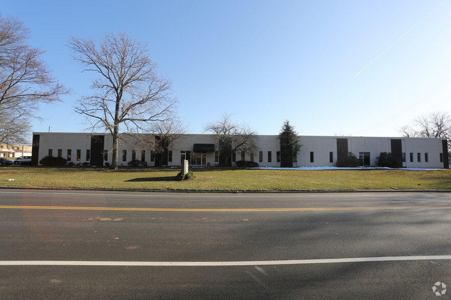 370 Campus Dr, Somerset, NJ for lease - Building Photo - Image 1 of 12