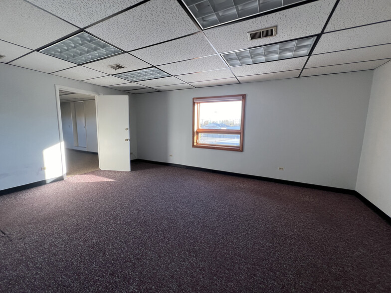 329-335 Irving Park Rd, Roselle, IL for sale - Building Photo - Image 3 of 15