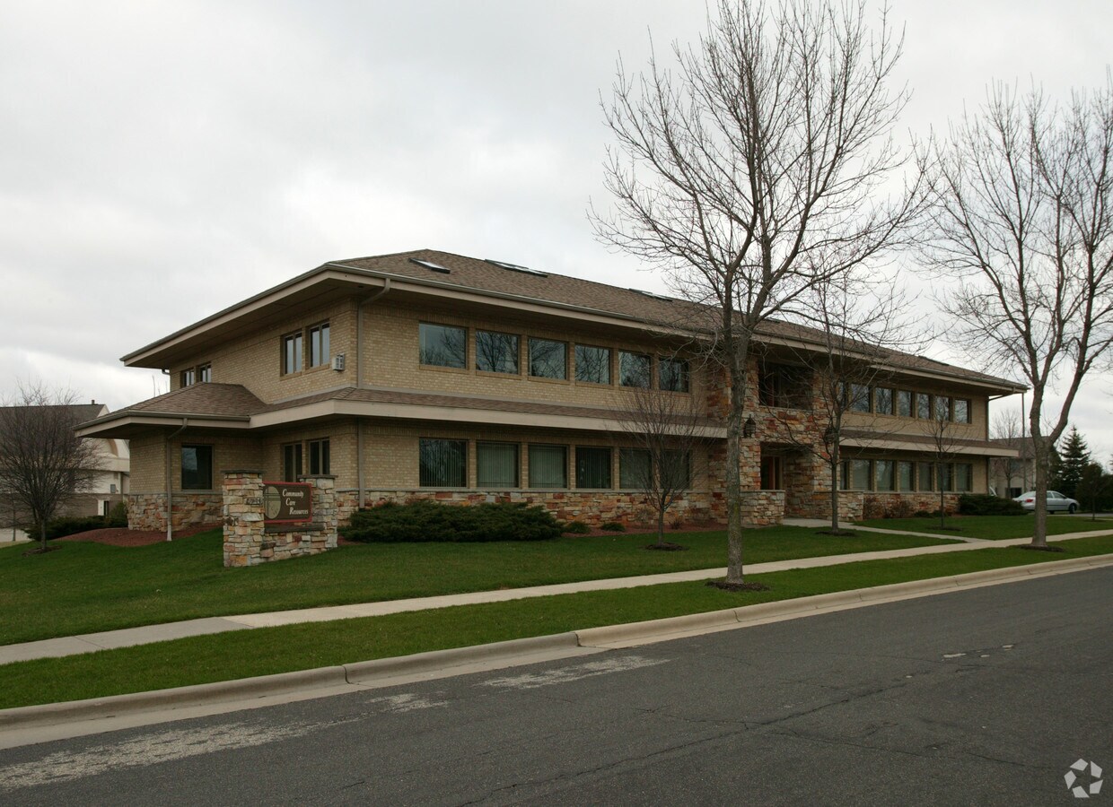 6702 Stonefield Rd, Middleton, WI 53562