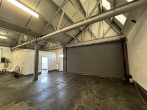 Leagrave Rd, Luton for lease Interior Photo- Image 2 of 7