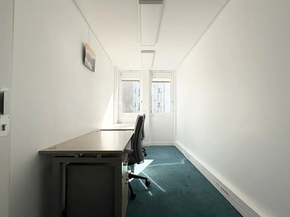 Office in Paris for lease Interior Photo- Image 1 of 10