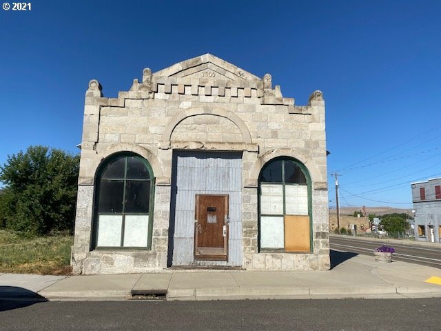 200 E St, North Powder, OR for sale Primary Photo- Image 1 of 1