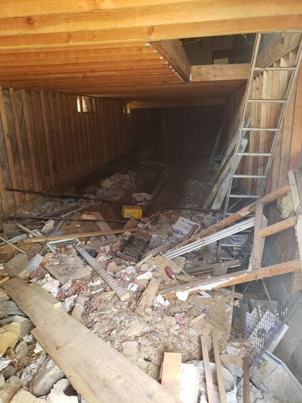 138 S 48th St, Philadelphia, PA for sale - Interior Photo - Image 3 of 35