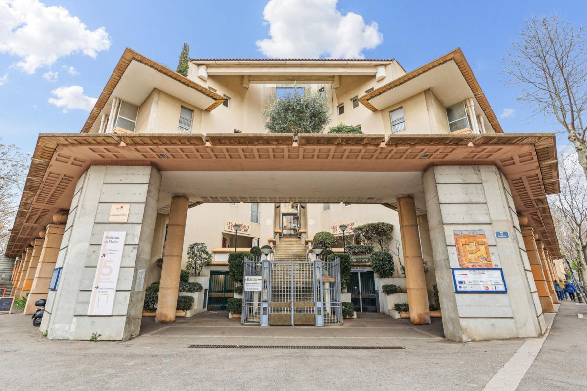 Office in Aix En Provence for sale Building Photo- Image 1 of 21