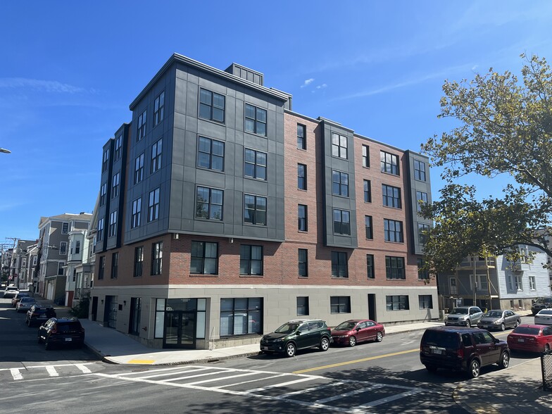 425 Border St, Boston, MA for sale - Building Photo - Image 1 of 1