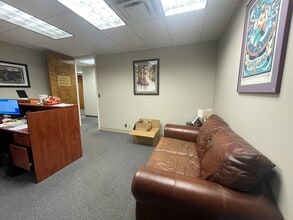 1755 Lelia Dr, Jackson, MS for lease Interior Photo- Image 1 of 5