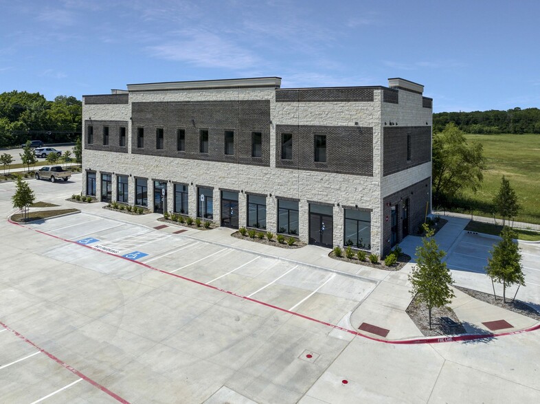 950 N Main St, Keller, TX for lease - Building Photo - Image 1 of 7