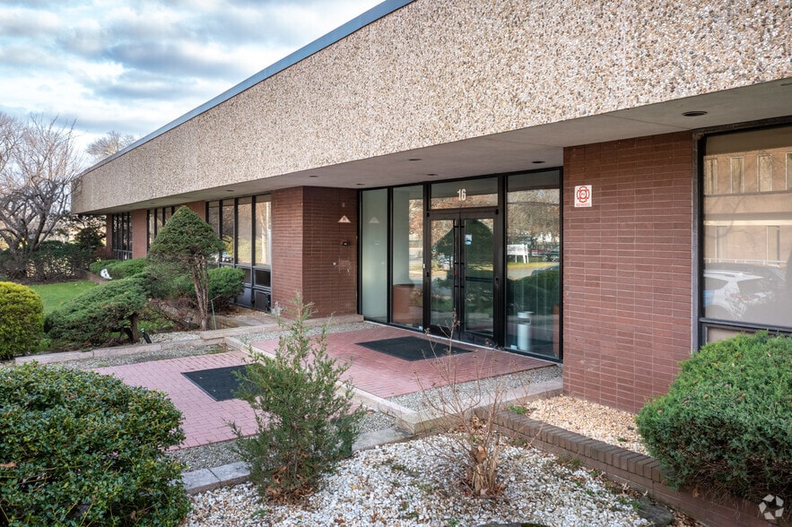 16 Bleeker St, Millburn, NJ for lease - Building Photo - Image 2 of 12