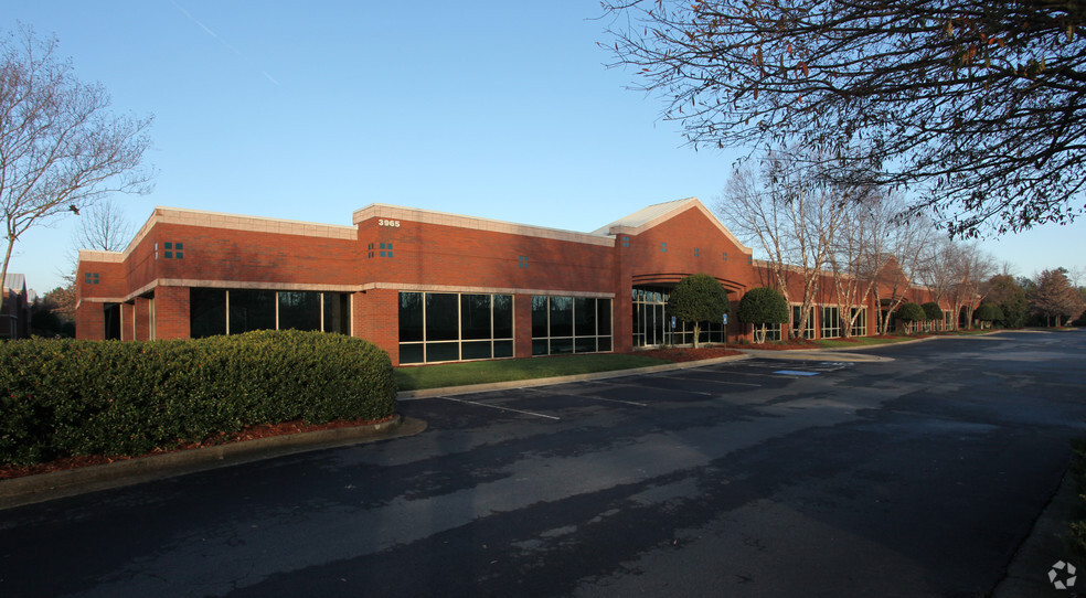 3965 Johns Creek Ct, Suwanee, GA for lease - Building Photo - Image 2 of 7