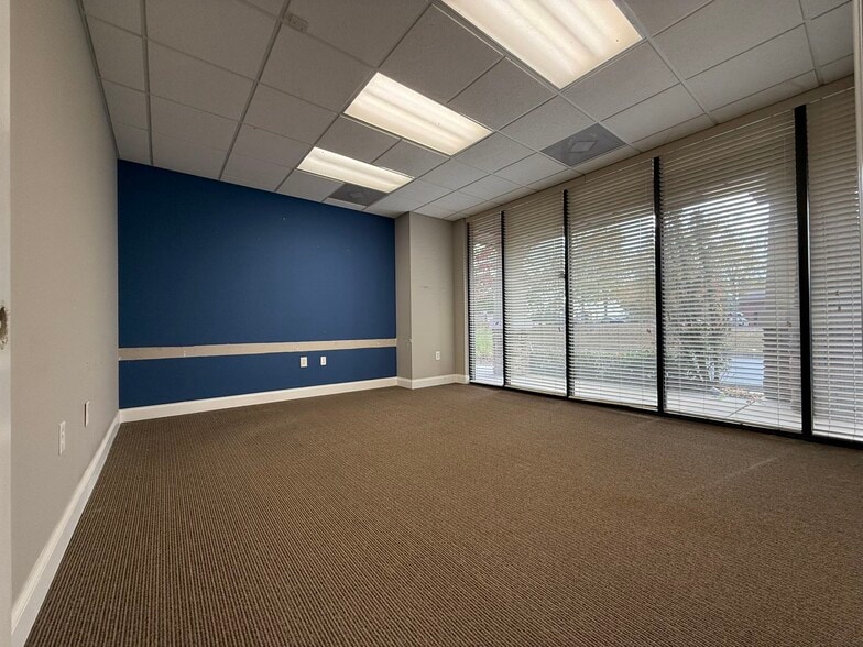 4913 Summer Oak Dr, Buford, GA for lease - Building Photo - Image 2 of 43