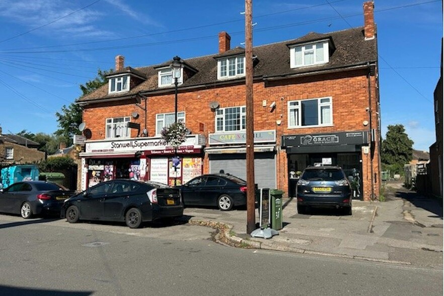 35 High St, Staines for sale - Building Photo - Image 1 of 6