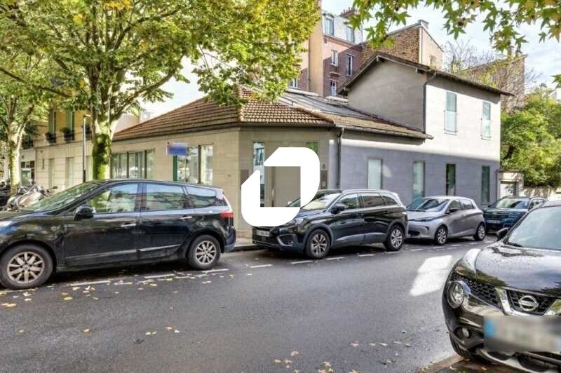 Office in Suresnes for sale Building Photo- Image 1 of 10