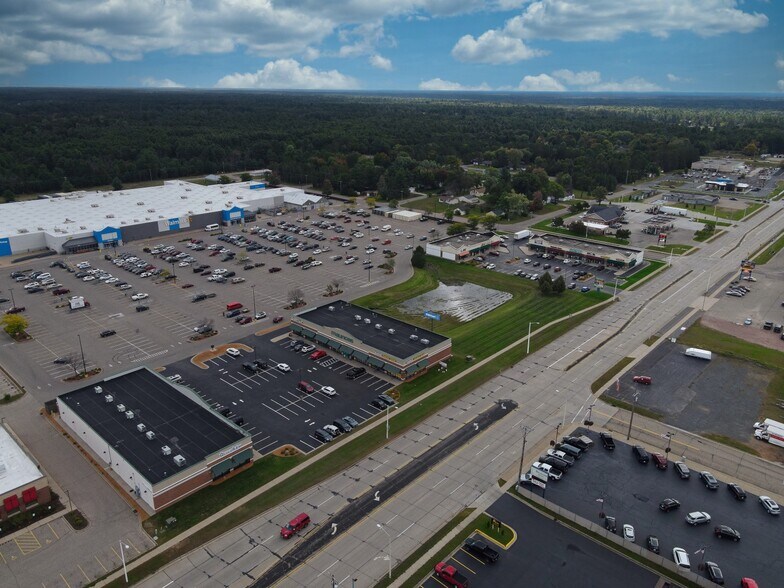 4323 8th St S, Wisconsin Rapids, WI for sale - Building Photo - Image 1 of 1