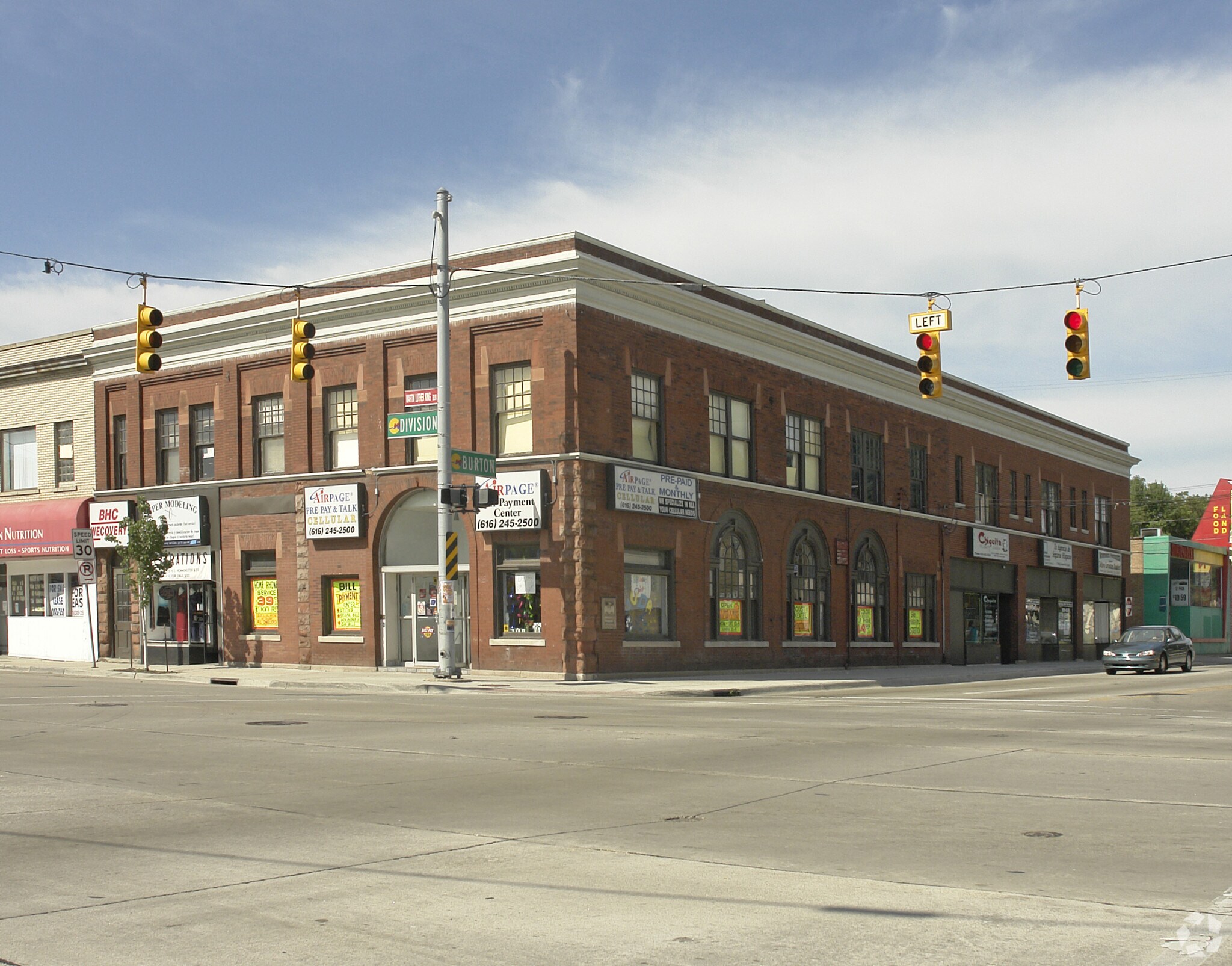 2001 Division Ave S, Grand Rapids, MI for sale Primary Photo- Image 1 of 1