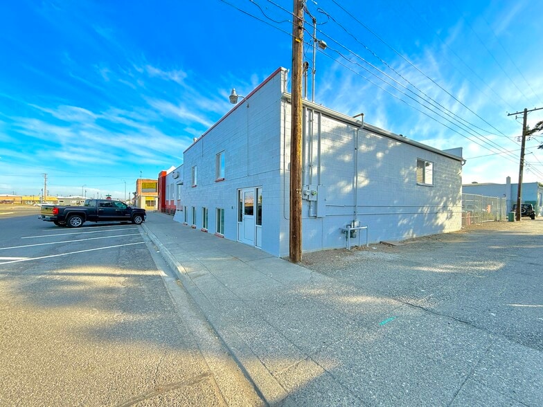 303 W Clark St, Pasco, WA for sale - Building Photo - Image 2 of 40