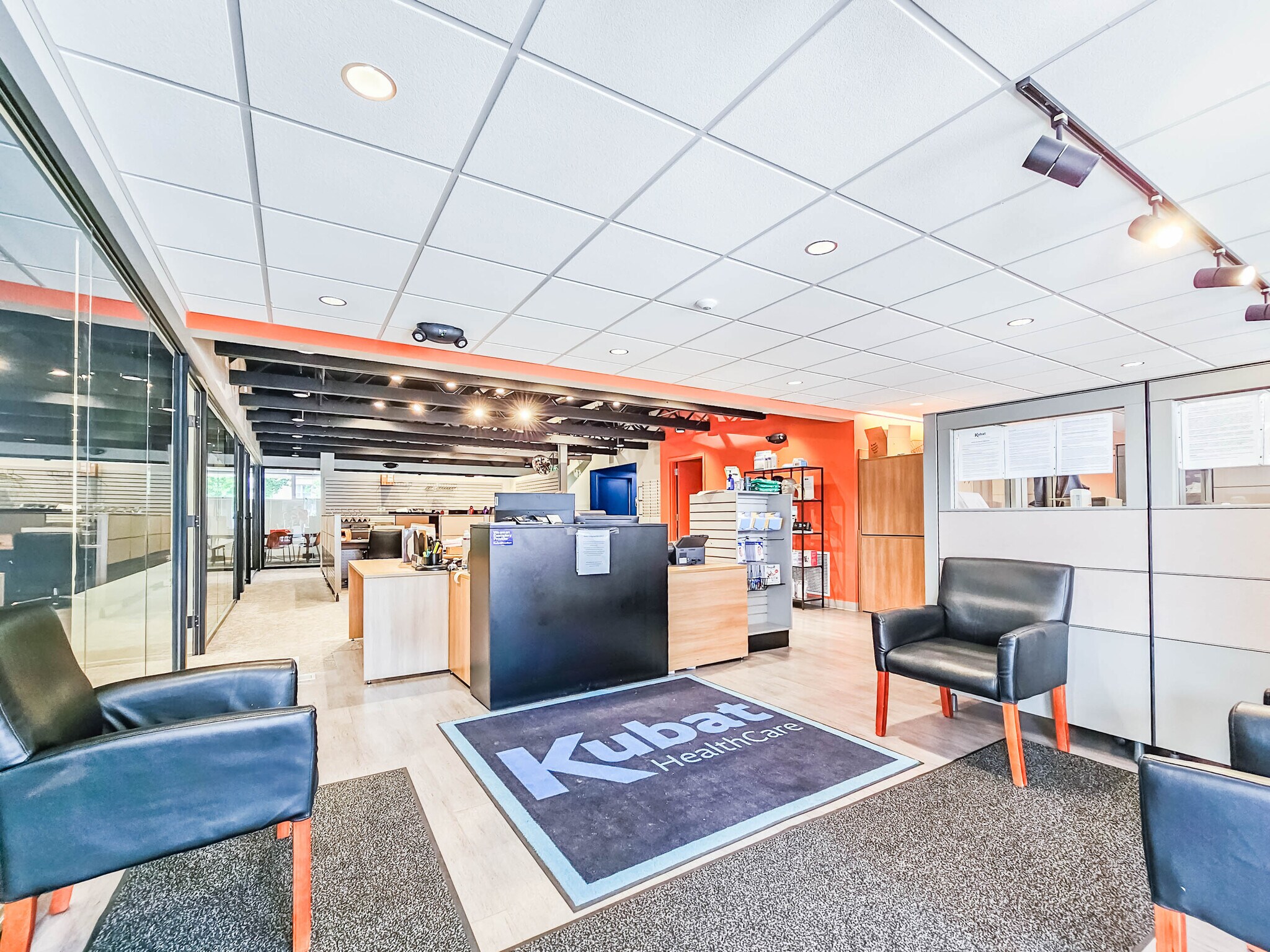 4920 Center St, Omaha, NE for lease Interior Photo- Image 1 of 6