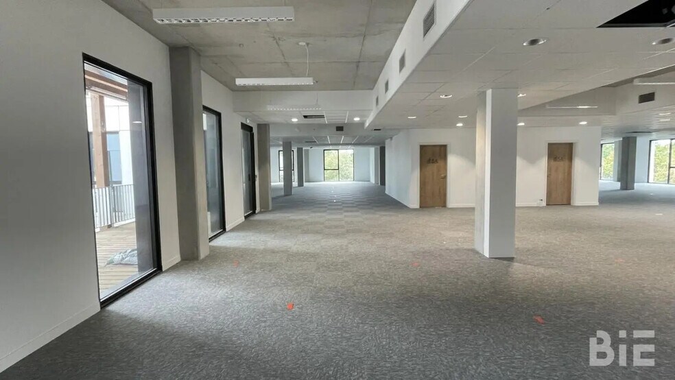 Office in Pessac for lease - Building Photo - Image 3 of 10
