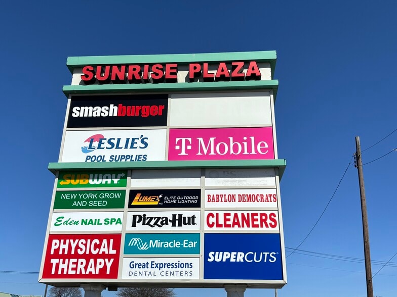 36-84 E Sunrise Hwy, Lindenhurst, NY for lease - Building Photo - Image 2 of 9