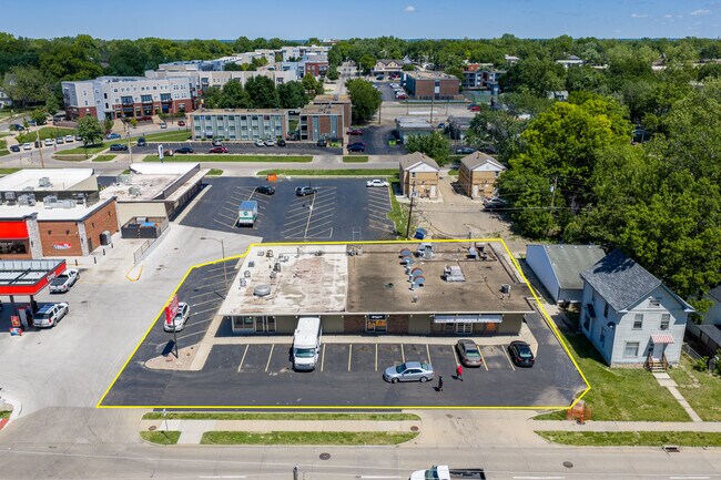 More details for 1328-1336 SW 17th St, Topeka, KS - Retail for Auction