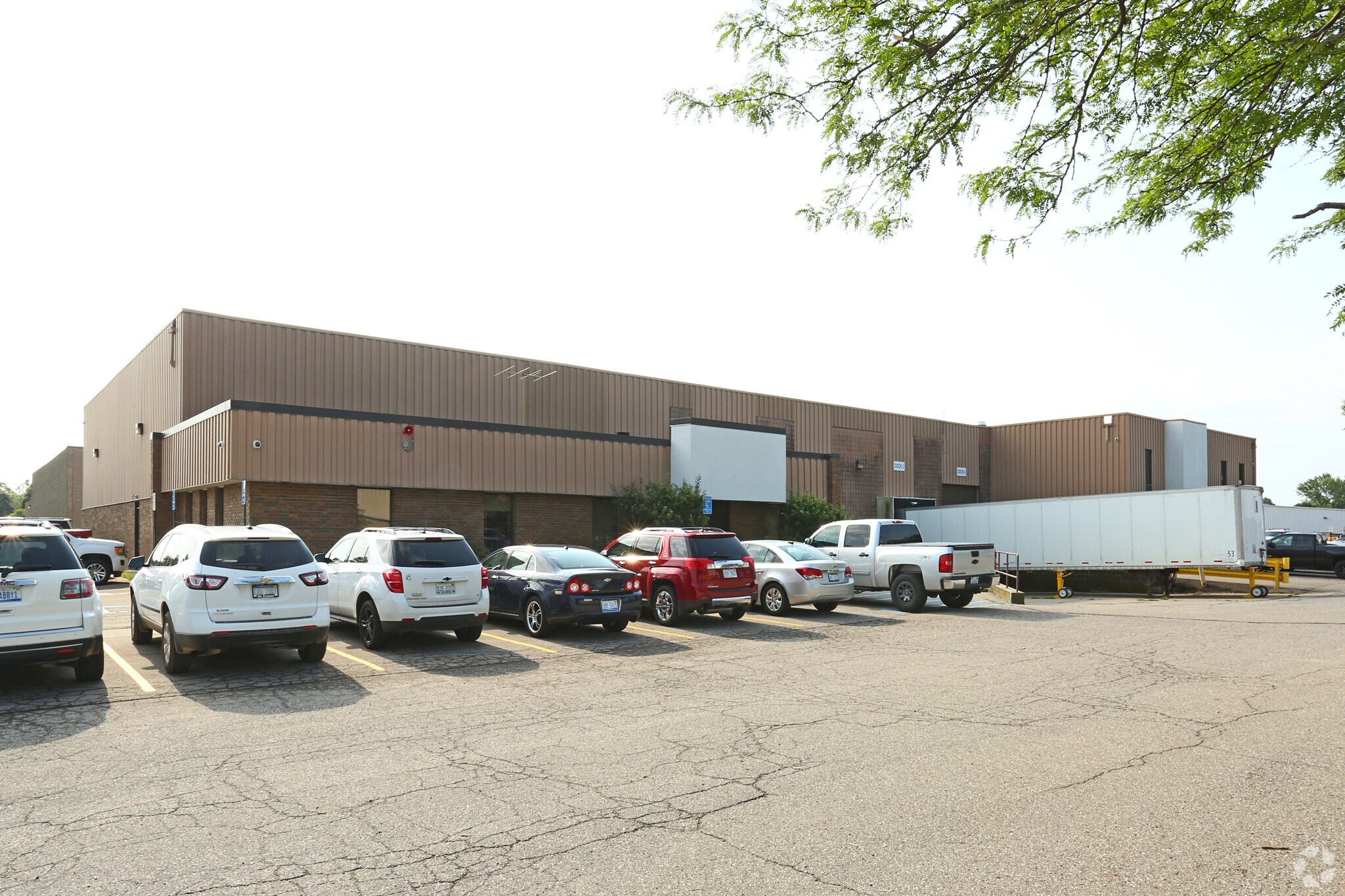 3023 Airpark Dr N, Flint, MI for sale Primary Photo- Image 1 of 1