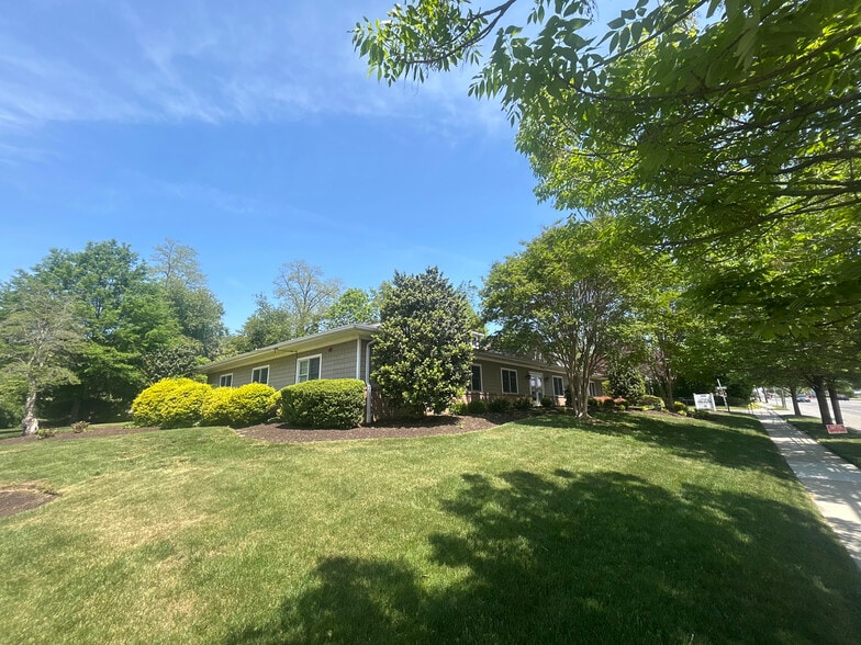 306 Kings Hwy, Cherry Hill, NJ for sale - Building Photo - Image 3 of 9