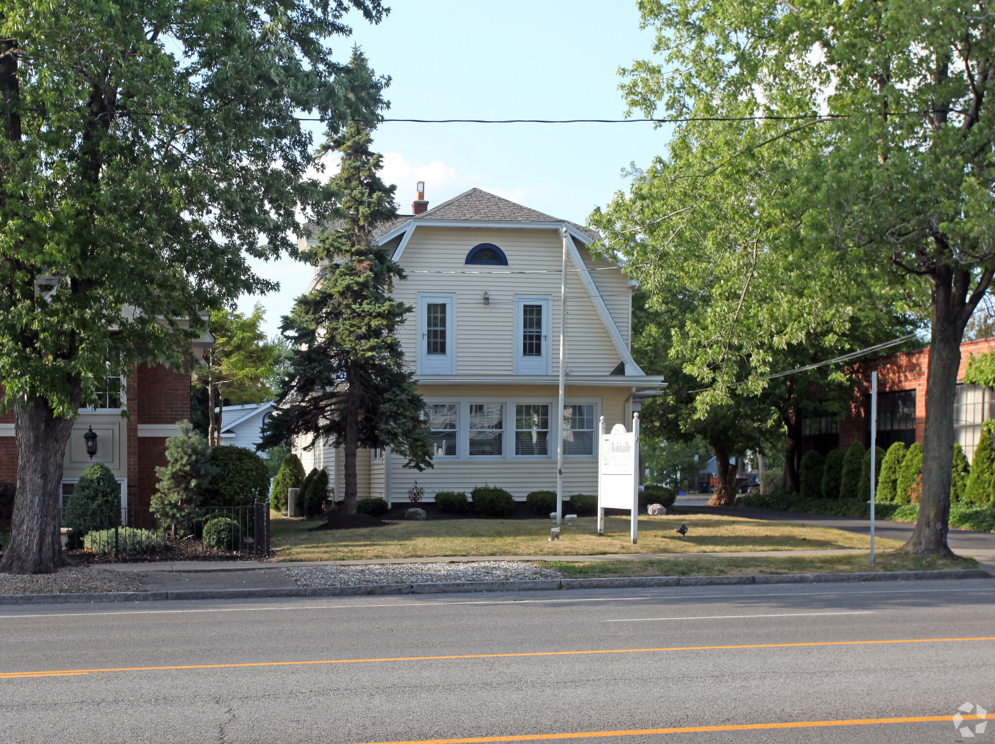 5684 Main St, Williamsville, NY for sale Primary Photo- Image 1 of 19