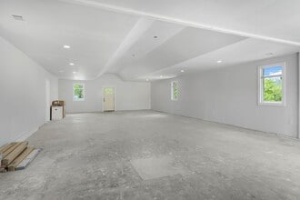 709 Hart Ln, Nashville, TN for lease Building Photo- Image 1 of 1