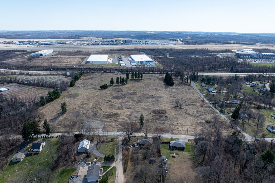 571 Moon Clinton Rd, Coraopolis, PA for sale - Aerial - Image 3 of 9