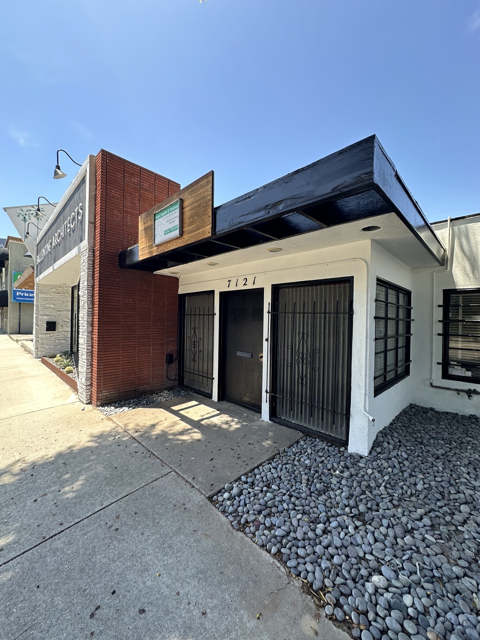 7121 W Manchester Ave, Los Angeles, CA for lease Building Photo- Image 1 of 10