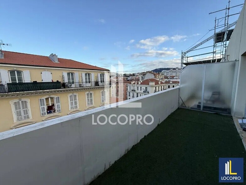 Office in Nice for lease - Building Photo - Image 3 of 6