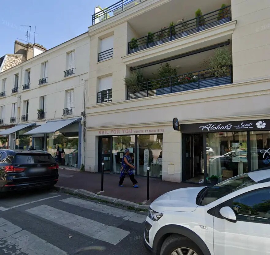 Retail in Saint-Maur-des-Fossés for lease Building Photo- Image 1 of 11