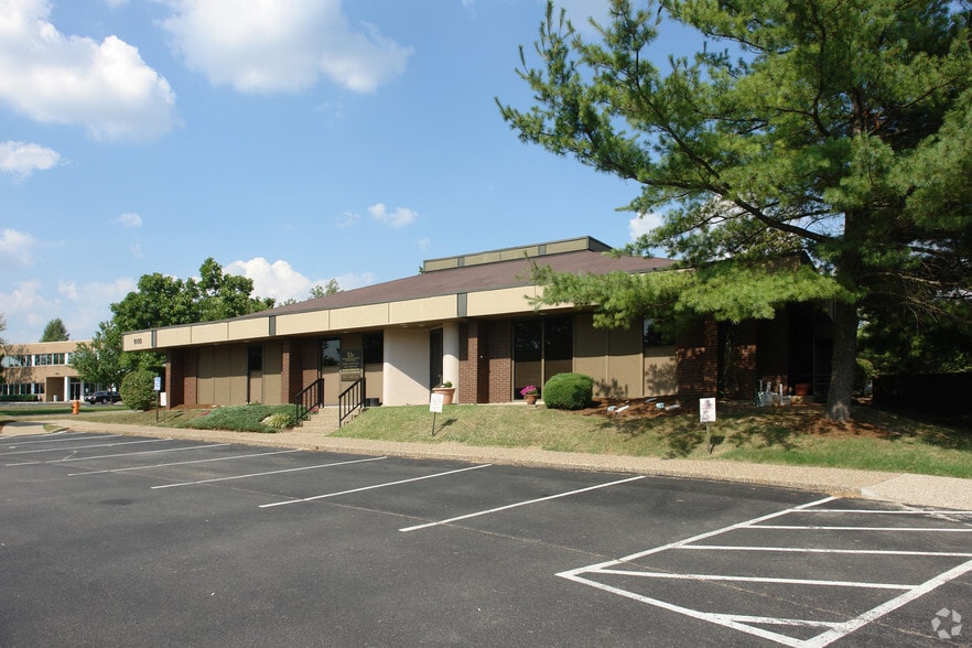 9110 Leesgate Rd, Louisville, KY for lease - Building Photo - Image 2 of 6