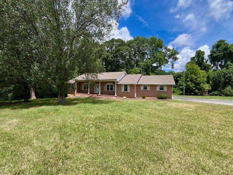 2310 Montford Ave NW, Concord, NC for sale - Primary Photo - Image 2 of 2