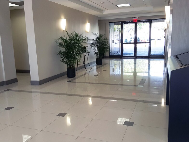 4651 Sheridan St, Hollywood, FL for sale - Building Photo - Image 1 of 1