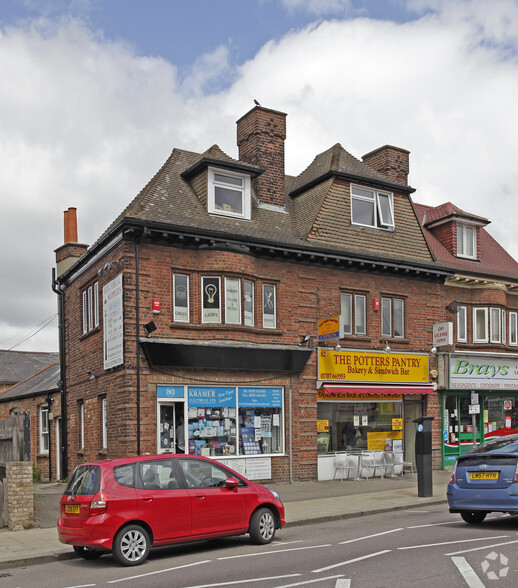 1 High St, Potters Bar for sale - Building Photo - Image 2 of 7