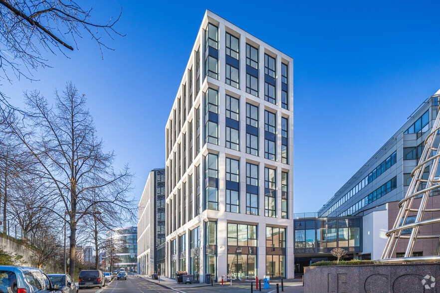 Office in Saint-Ouen-sur-Seine for lease - Primary Photo - Image 1 of 3