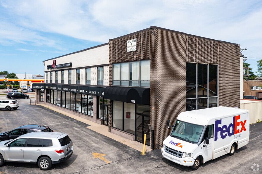 7161 N Cicero Ave, Lincolnwood, IL for lease - Building Photo - Image 2 of 11